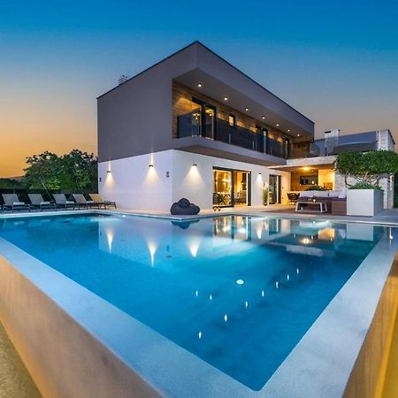 Villa Memory Raša Eksteriør billede