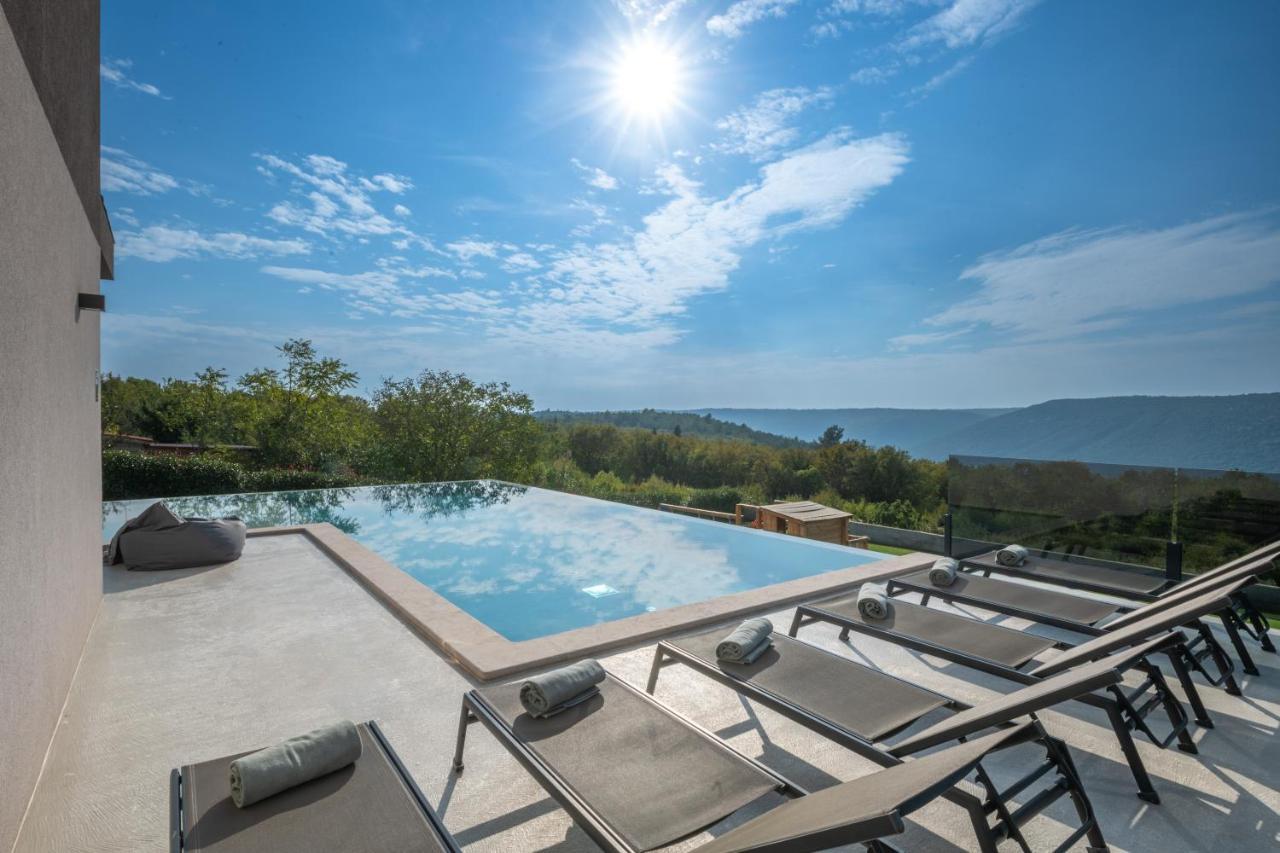 Villa Memory Raša Eksteriør billede