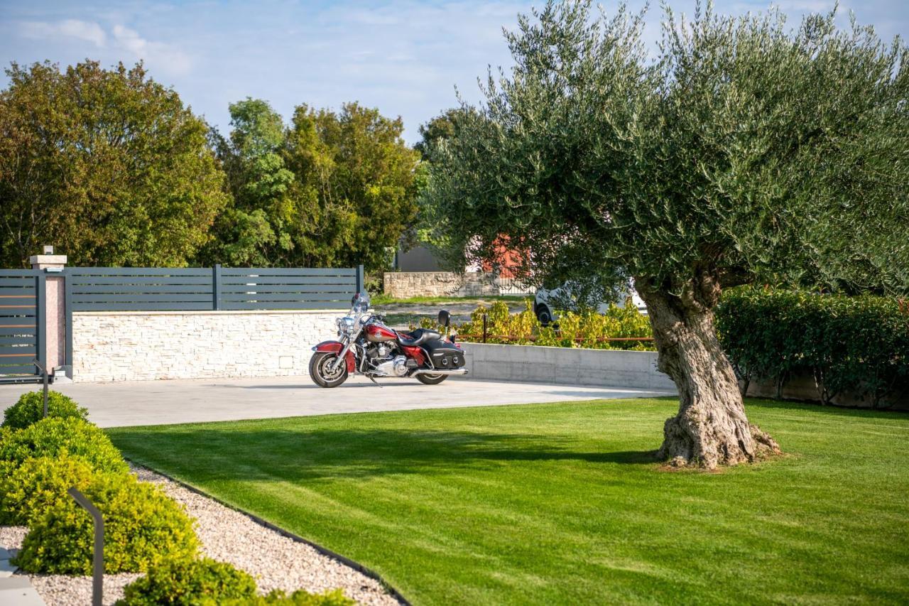 Villa Memory Raša Eksteriør billede